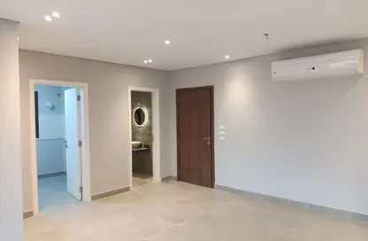 شقة - 3 غرف نوم - 3 حمامات للايجار في فيلدج ويست - كمبوندات الشيخ زايد - الشيخ زايد - الجيزة