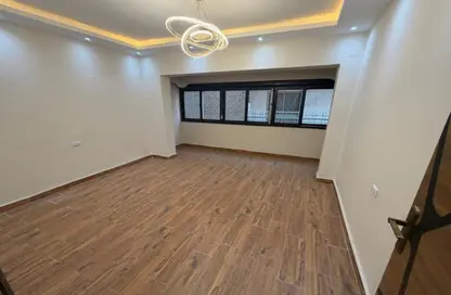 Apartment - 3 Bedrooms - 2 Bathrooms for sale in Lebanon Square - Mohandessin - Giza