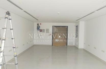Office Space - Studio - 1 Bathroom for rent in Hyde Park Business District Mall - South Teseen St. - The 5th Settlement - New Cairo City - Cairo