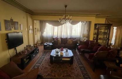 شقة - 3 غرف نوم - 3 حمامات للبيع في شارع نادي الصيد - الدقي - الجيزة