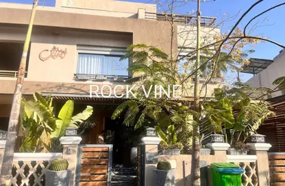 Villa - 5 Bedrooms - 4 Bathrooms for sale in Sheikh Zayed Compounds - Sheikh Zayed City - Giza