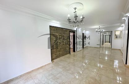 Apartment - 3 Bedrooms - 1 Bathroom for sale in Gamal Abdel Nasser St. - El Mandara - Hay Than El Montazah - Alexandria