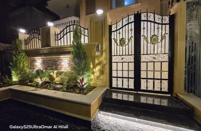 Apartment - 3 Bedrooms - 3 Bathrooms for sale in Gate 4 - Mena - Hadayek El Ahram - Giza