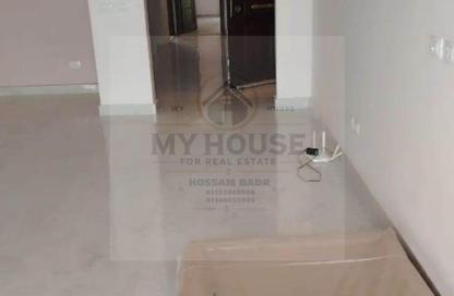 Apartment - 2 Bedrooms - 2 Bathrooms for sale in Stone Residence - 5th Settlement Compounds - The 5th Settlement - New Cairo City - Cairo