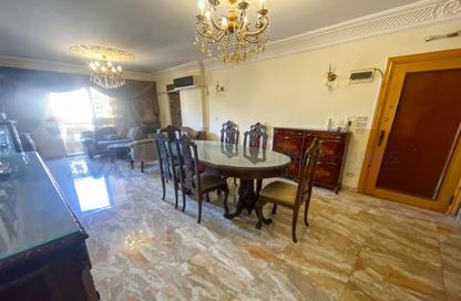 شقة - 3 غرف نوم - 2 حمامات للبيع في كامب شيزار - حي وسط - الاسكندرية