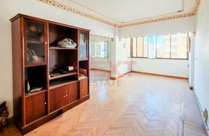 Apartment - 3 Bedrooms - 1 Bathroom for sale in Mostafa Kamel St. - Abu Qir - Hay Than El Montazah - Alexandria