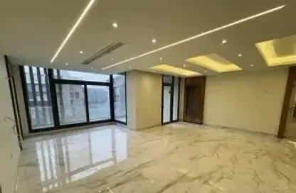 Apartment - 3 Bedrooms - 3 Bathrooms for sale in Eastown - 5th Settlement Compounds - The 5th Settlement - New Cairo City - Cairo