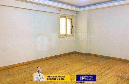 Apartment - 3 Bedrooms - 2 Bathrooms for sale in Sporting - Hay Sharq - Alexandria Apartment - 3 Bedrooms - 2 Bathrooms for sale in Sporting - Hay Sharq - Alexandria