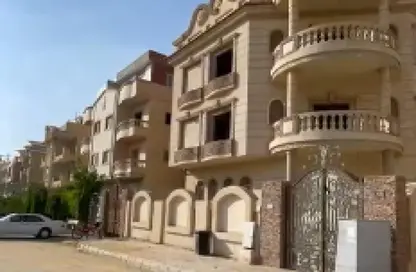 Apartment - 3 Bedrooms - 2 Bathrooms for sale in South Investors Area - New Cairo City - Cairo