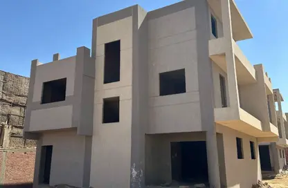 فيلا - 4 غرف نوم - 4 حمامات للبيع في شارع حوض 1 - الحزام الاخضر - مدينة 6 أكتوبر - الجيزة