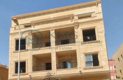 Apartment - 3 Bedrooms - 3 Bathrooms for sale in Musab Bin Omair St. - Area E - Ganoob El Acadimia - New Cairo City - Cairo