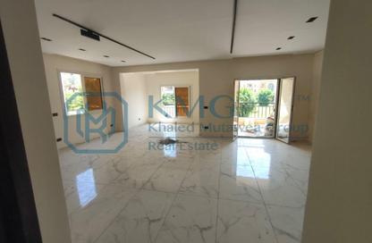 Apartment - 3 Bedrooms - 3 Bathrooms for sale in Musab Bin Omair St. - Area E - Ganoob El Acadimia - New Cairo City - Cairo
