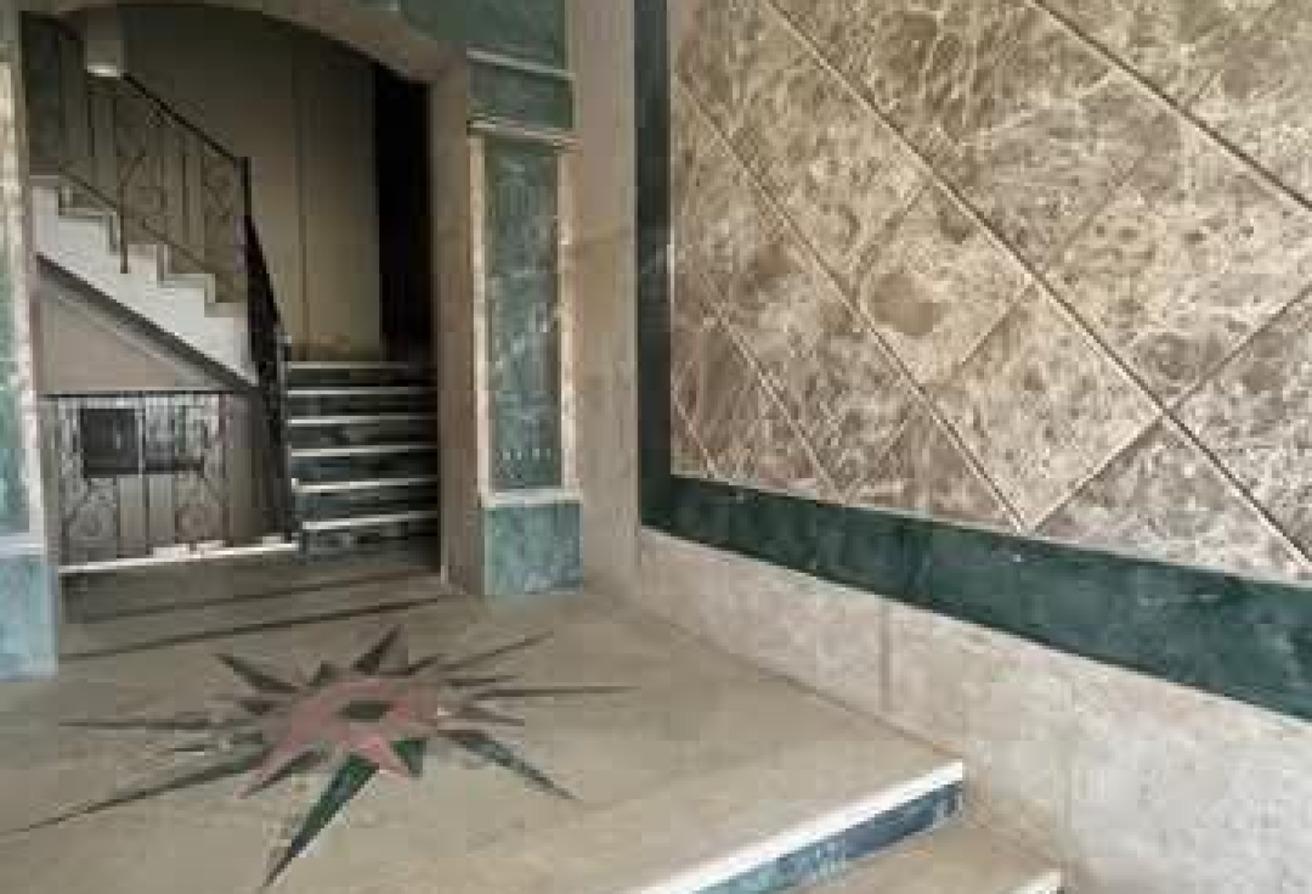 4-bedroom duplex 310 m² for sale in Suleiman Al Halabi St.