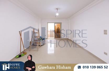 Apartment - 3 Bedrooms - 1 Bathroom for sale in Glim - Hay Sharq - Alexandria
