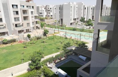 Apartment - 2 - 2 for sale in Palm Hills Village Gate - South Investors Area - New Cairo City - Cairo