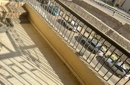 Apartment - 3 Bedrooms - 2 Bathrooms for sale in Sabeel Al Moameneen St. - 8th Zone - Nasr City - Cairo