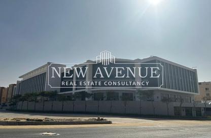 Retail - Studio - 2 Bathrooms for sale in The Hub - 5th Settlement Compounds - The 5th Settlement - New Cairo City - Cairo