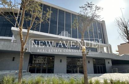 Retail - Studio - 2 Bathrooms for sale in The Hub - 5th Settlement Compounds - The 5th Settlement - New Cairo City - Cairo