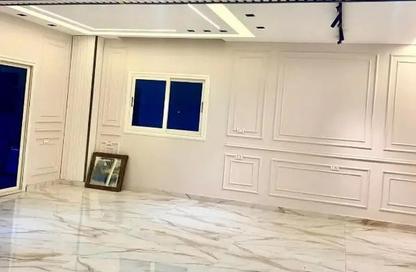 شقة - 3 غرف نوم - 2 حمامات للايجار في عمارات البنفسج - البنفسج - مدينة القاهرة الجديدة - القاهرة