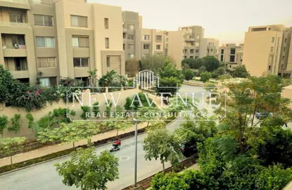 Apartment - 2 Bedrooms - 2 Bathrooms for sale in Palm Hills Village Gate - South Investors Area - New Cairo City - Cairo
