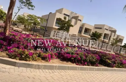 منزل مزدوج - 3 غرف نوم - 3 حمامات للبيع في كمبوند البروج - كمبوندات الشروق - مدينة الشروق - القاهرة