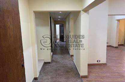 Office Space - 4 Bedrooms - 3 Bathrooms for rent in Cornish El Nile St. - Maadi - Hay El Maadi - Cairo
