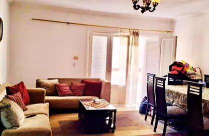 شقة - 2 غرف نوم - 1 حمام للايجار في شارع المعسكر الرومانى - رشدي - حي شرق - الاسكندرية