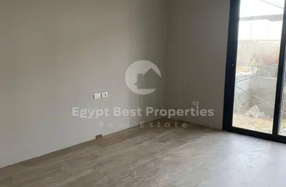 شقة - 3 غرف نوم - 2 حمامات للبيع في فيلدج ويست - كمبوندات الشيخ زايد - الشيخ زايد - الجيزة