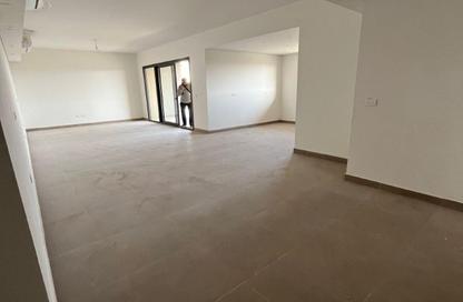 شقة - 3 غرف نوم - 3 حمامات للايجار في كمبوند البروج - كمبوندات الشروق - مدينة الشروق - القاهرة