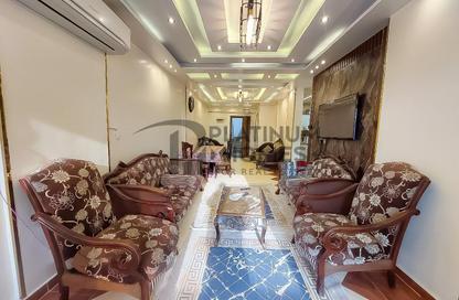 شقة - 3 غرف نوم - 2 حمامات للايجار في ميامي - حي اول المنتزة - الاسكندرية