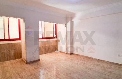 Apartment - 3 Bedrooms - 2 Bathrooms for sale in Mahmoud Al Essawy St. - Miami - Hay Awal El Montazah - Alexandria