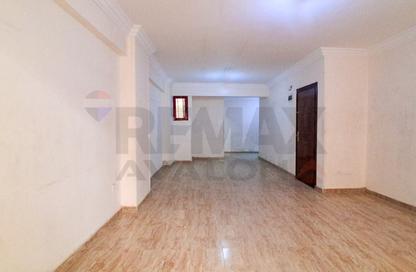 Apartment - 3 Bedrooms - 2 Bathrooms for sale in Mahmoud Al Essawy St. - Miami - Hay Awal El Montazah - Alexandria