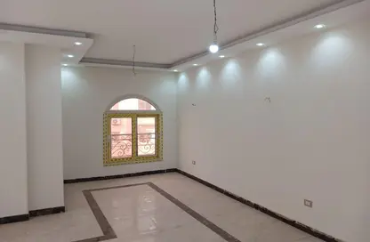 شقة - 4 غرف نوم - 2 حمامات للايجار في عمارات البنفسج - البنفسج - مدينة القاهرة الجديدة - القاهرة