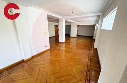Apartment - 4 Bedrooms - 2 Bathrooms for sale in Kafr Abdo St. - Kafr Abdo - Roushdy - Hay Sharq - Alexandria