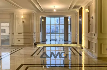 شقة - 3 غرف نوم - 3 حمامات للايجار في شارع الشويفات - الحي الاول - التجمع الخامس - مدينة القاهرة الجديدة - القاهرة