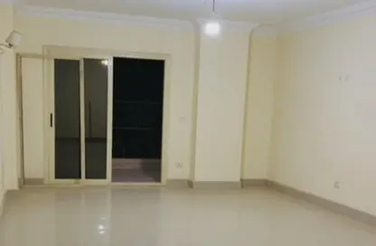 Apartment - 4 Bedrooms - 2 Bathrooms for sale in Mohammed Al Maqref St. - 6th Zone - Nasr City - Cairo