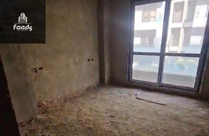 شقة - 3 غرف نوم - 3 حمامات للبيع في الباتيو - كمبوندات الشروق - مدينة الشروق - القاهرة