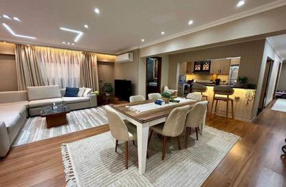 شقة - 3 غرف نوم - 3 حمامات للبيع في جييرا - الحي الثالث عشر - الشيخ زايد - الجيزة