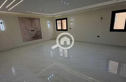 شقة - 3 غرف نوم - 3 حمامات للبيع في شارع الحي الثالث - الحي الثالث - مدينة 6 أكتوبر - الجيزة