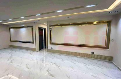 Apartment - 3 Bedrooms - 2 Bathrooms for sale in Camp Chezar - Hay Wasat - Alexandria