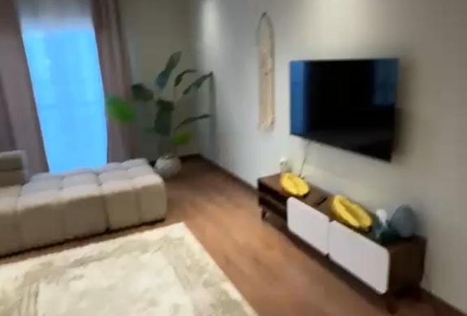 98837004 - Property Image 2