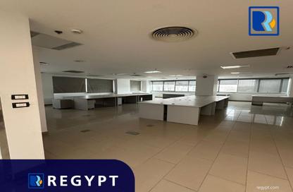 طابق كامل - استوديو - 4 حمامات للايجار في محور مصطفي كامل - التجمع الاول - مدينة القاهرة الجديدة - القاهرة