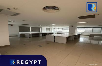 طابق كامل - استوديو - 4 حمامات للايجار في محور مصطفي كامل - التجمع الاول - مدينة القاهرة الجديدة - القاهرة