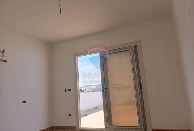 98824351 - Property Image 3
