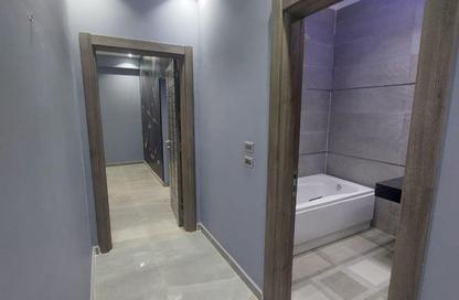 Apartment - 4 Bedrooms - 2 Bathrooms for sale in El Yasmeen 7 - El Yasmeen - New Cairo City - Cairo Apartment - 4 Bedrooms - 2 Bathrooms for sale in El Yasmeen 7 - El Yasmeen - New Cairo City - Cairo