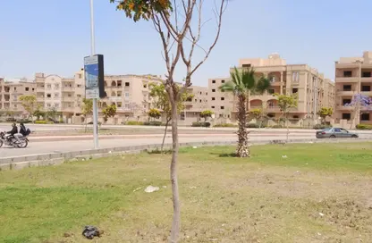 شقة - 3 غرف نوم - 2 حمامات للبيع في المجاورة الاولي - المنطقة الثامنة - مدينة الشروق - القاهرة