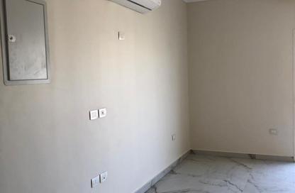 Apartment - 3 - 2 for sale in Hyde Park - New Cairo City - Cairo Apartment - 3 - 2 for sale in Hyde Park - New Cairo City - Cairo