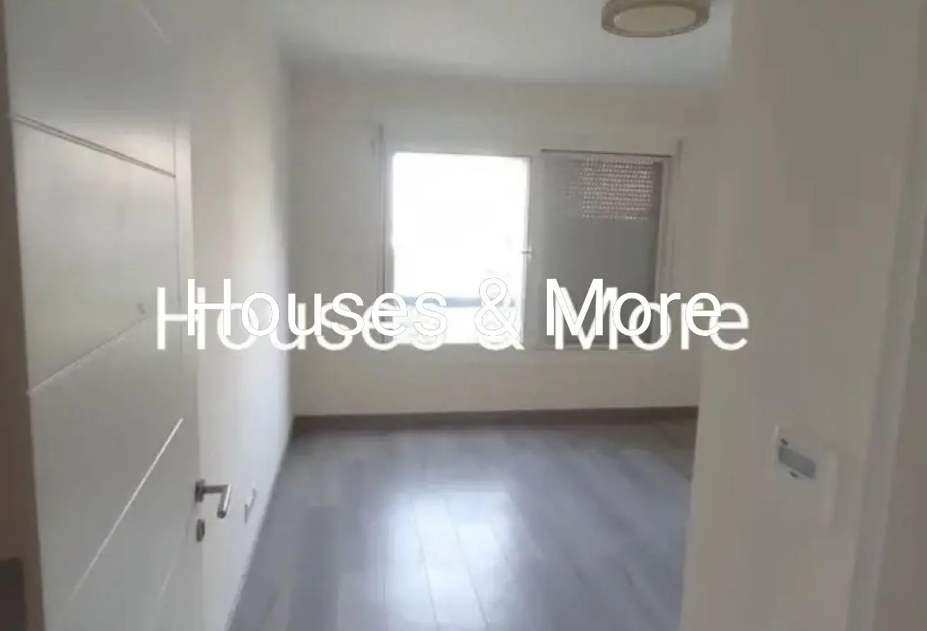 121654278 - Property Main Image