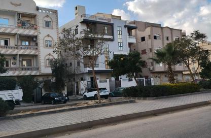 شقة - 3 غرف نوم - 2 حمامات للبيع في المجاورة الاولي - المنطقة الخامسة - مدينة الشروق - القاهرة