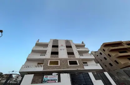 شقة - 3 غرف نوم - 3 حمامات للبيع في المجاورة الثانية - المنطقة الثامنة - مدينة الشروق - القاهرة